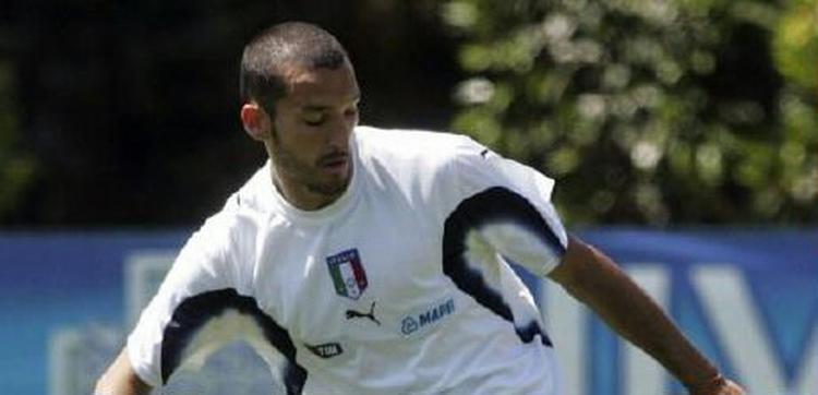 Gianluca Zambrotta var i aktion i går eftermiddags, men måtte udgå med en skade. - Foto: AP. 