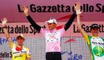Ivan Basso sammen med nummer to Gutierrez Cataluna (th.) og nummer tre Gilberto Simoni. - Foto: AP 