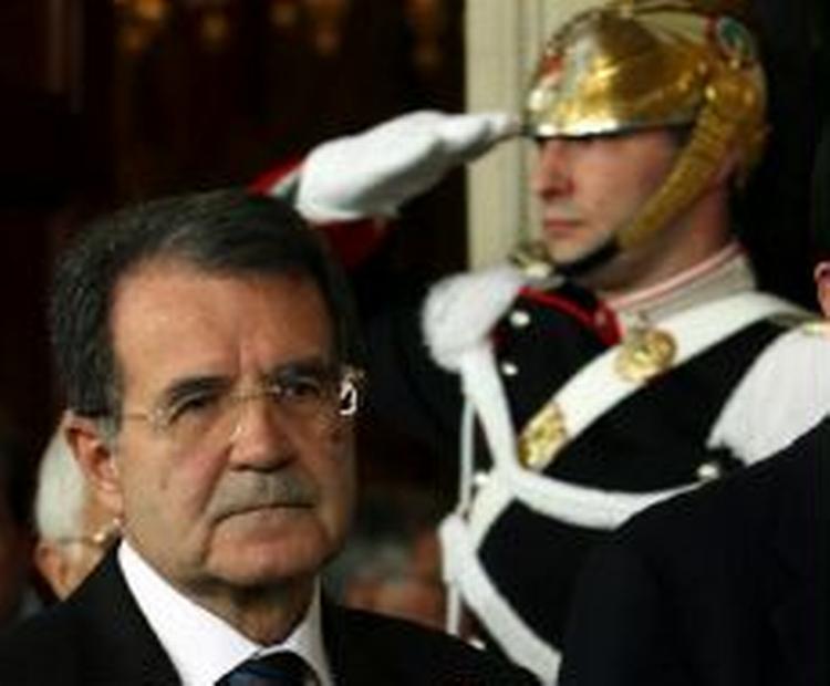 Den første eksamen for premierminister Romano Prodi ser ud til at være gået godt. - Foto: AP 