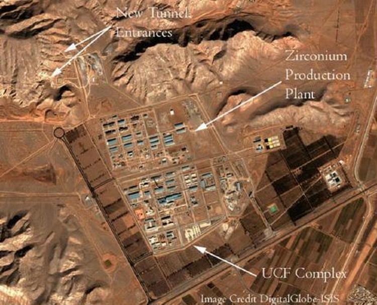 Et satellitfoto fra 12. februar viser det iranske atomberigelsesanlæg ved Isfahan. - Arkivfoto: AP 