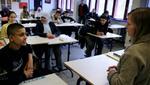 Her ses en klasselærer med sin klasse på Hellig Kors Skole i København. - Arkivfoto: Jens Dresling 