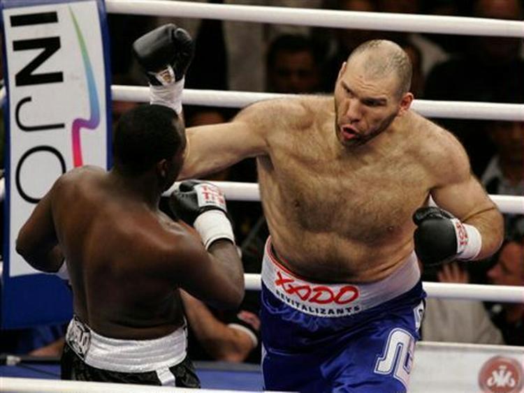 Valuev vil have revanche. Arkivfoto. 