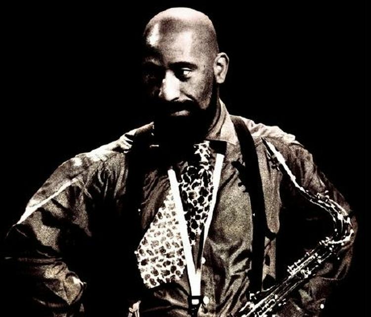 Sonny Rollins med tenorsaxen på udstillingens plakat. - Fotoudsnit: Jan Persson 