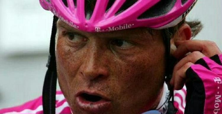 »Det behager ingen, hvis nogle forsøger at snyde sig til sejr, og det behager mig mindst af alle«, siger Jan Ullrich om de seneste dopingrygter. - Foto: AP 