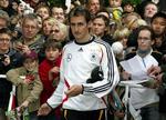 Tysklands angrebses Miroslav Klose fik en varm velkomst i Berlin. - Foto: AP. 