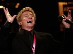 Australske erfaringer viser, at hvis man skal bruge musik til at jage unge mennesker væk, så skal det være noget, der virkelig går dem på nerverne. Valget er faldet på Barry Manilow.   Arkivfoto: Joe Cavaretta/AP 