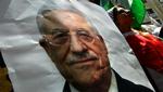 En tilhænger af Mahmoud Abbas og hans Fatah-bevægelse under en demonstration på Vestbredden. - Foto: AP 