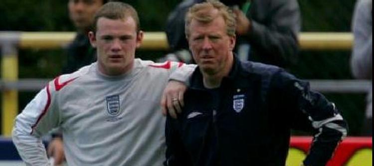 Wayne Rooney og assistenten Steve McClaren under formiddagens træning. - Foto: AP. 