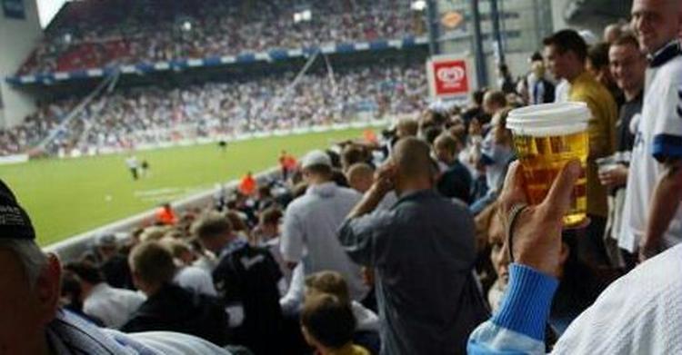 Fadøl og fodbold - en god cocktail for danske Carlsberg. - Arkivfoto: Nicolai Svane 