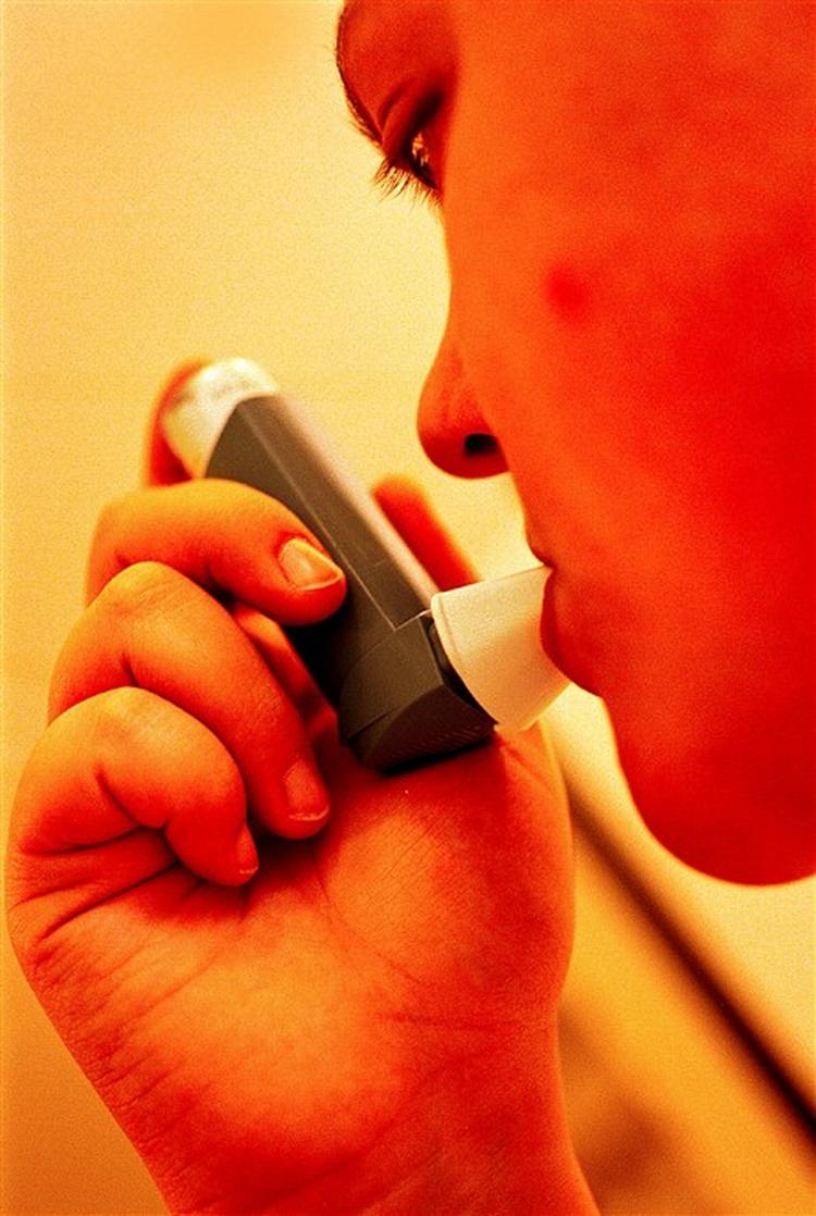 Astmaspray er en uundværlig følgesvend for personer, der lider af astma. - Arkivfoto: Lars Nybøll 