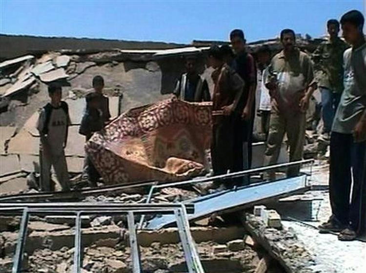 Den eftersøgte terrorist Zarqawi blev dræbt under et luftangreb mod dette hus i Baquba nord for Bagdad. - Foto: AP 
