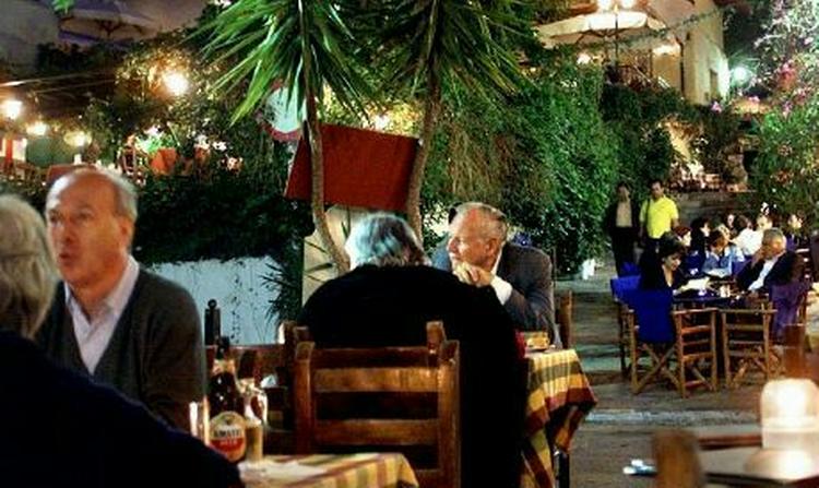 En feriemåltid på en hyggelig restaurant kan nemt føre til en dårlig mave. - Foto: Thomas Borberg 