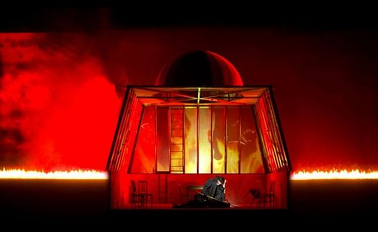 Den storslåede scenografi til de fire Ringen-forestillinger er nu spredt for alle vinde. Noget kan genbruges, resten er populært sagt kørt til storskrald.   Foto: Martin Mydtskov Rønne 