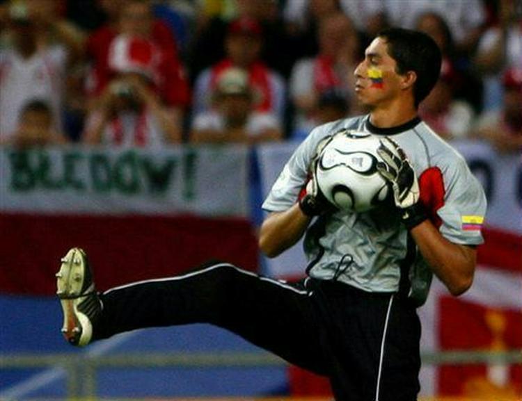 Ecuadors Cristian Mora målmand havde malet i kinderne i dagens anledning. - Foto: AP 