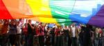 Det var et farverigt optog, der gik gennem Warszawas gader, da homoseksuelle demonstrerede i Polen. - Foto: AP 