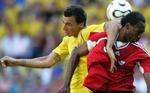 Sveriges stjerne Zlatan Ibrahimovic blev holdt pænt i skak af Trinidad &amp;amp; Tobagos forsvar. - Foto: AP 