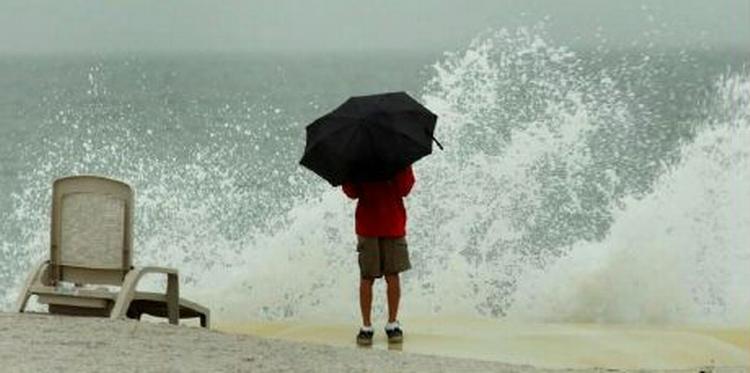 Den tropiske storm Alberto har raseret Cuba, og den er nu på vej mod Florida, hvor vandet allerede skummer højt ved kysterne. - Foto: AP 