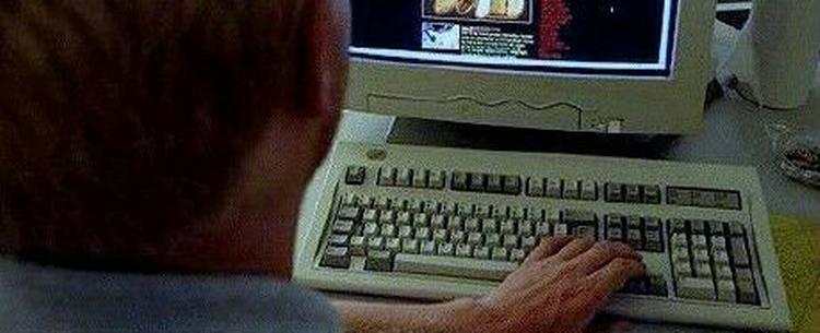 Seksualundervisningen er for mange børn og unge flyttet til internettet, hvor pornoen er lettilgængelig. - Arkivfoto: 