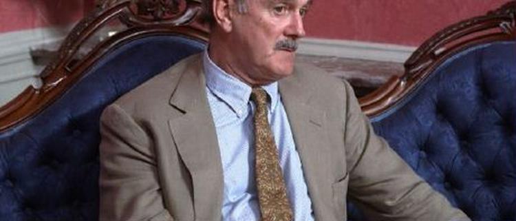 John Cleese vil hellige sin tid til at undervise unge talenter og skrive en bog. Her ses han til et pressemøde i København på Park Café. - Arkivfoto: Rasmus Baaner 