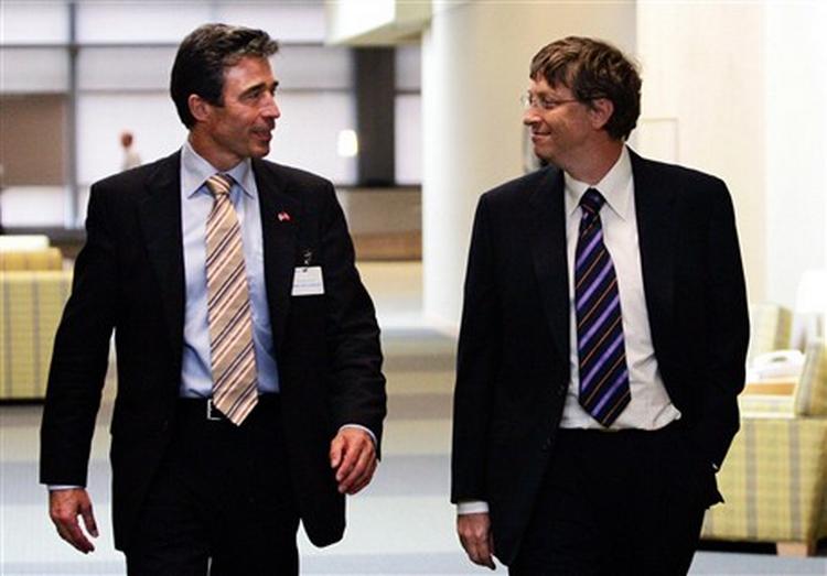 Statsminister Anders Fogh Rasmussen (V) besøgte verdens rigeste mand, Bill Gates.   Foto: Elaine Thompson/AP 