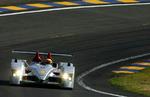 Det blev en Audi, der vandt Le Mans. Men ikke den med Tom Kristensen. Her kører Franck Biella Audi nummer 8 frem mod sejren. - Foto: AP 