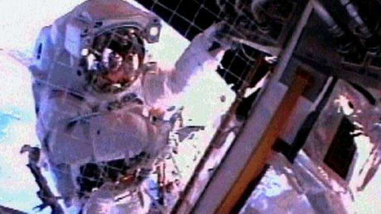 Den danske professor skal lave forsøg med en astronaut om bord på rumfærgen 'Discovery'. - Foto: AP 