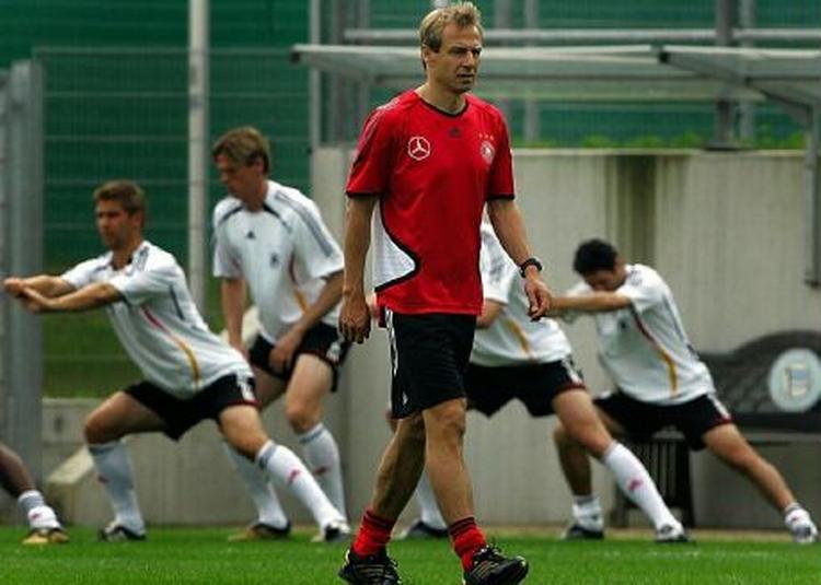 Jürgen Klinsmann ser ud til at sidde sikkert i trænersædet i Tyskland. - Foto: AP 
