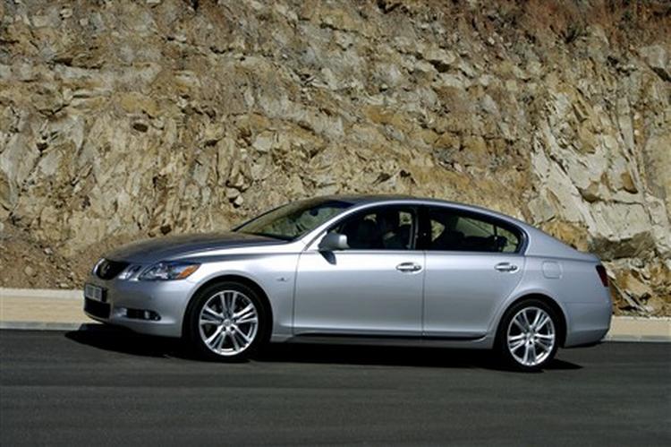 Lexus GS 450h - lynhurtig, men også overraskende økonomisk. Foto: Lexus 