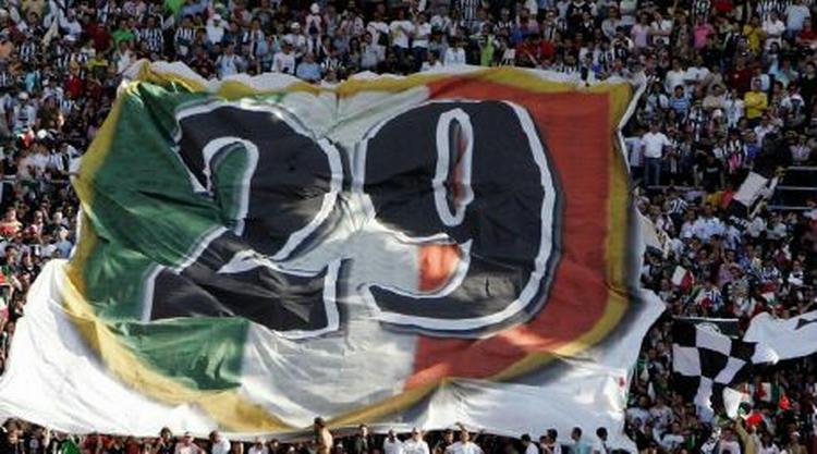 Juventus har vundet 29 mesterskaber, men risikerer at blive frakendt det seneste fra 2006. - Arkivfoto: AP. 