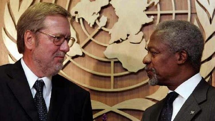 Udenrigsminister Per Stig Møller (K) er på vej hjem, efter dagens møde med Kofi Annan - Foto: AP 