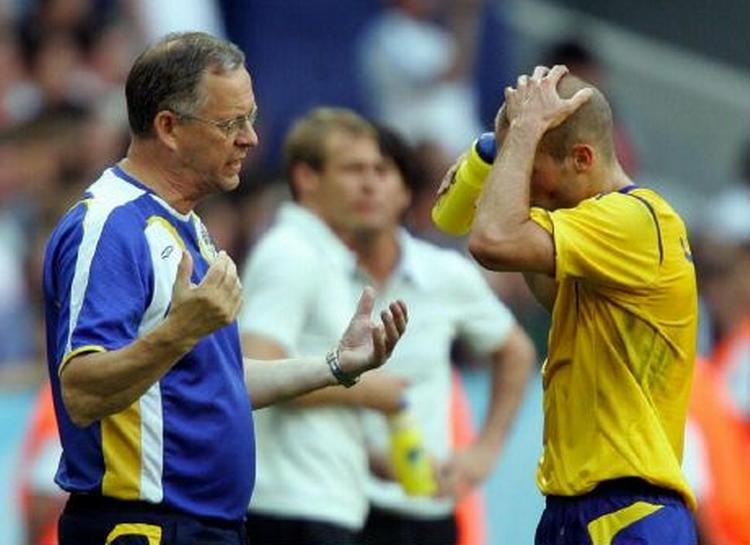 Lars Lagerbäck fik ikke nok ud af store stjerner som Fredrik Ljungberg (t.h.). - Foto: AP. 