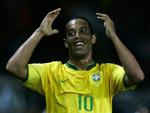 Ronaldinho lover, at spillet bliver bedre. - Foto. AP. 