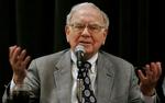 Multimilliardæren Warren Buffett vil forære det meste af sin store formue til verdens fattigste. - Arkivfoto: AP 