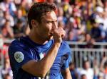 Totti sendte Italien videre fem minutter inde i overtiden. - Foto: AP. 