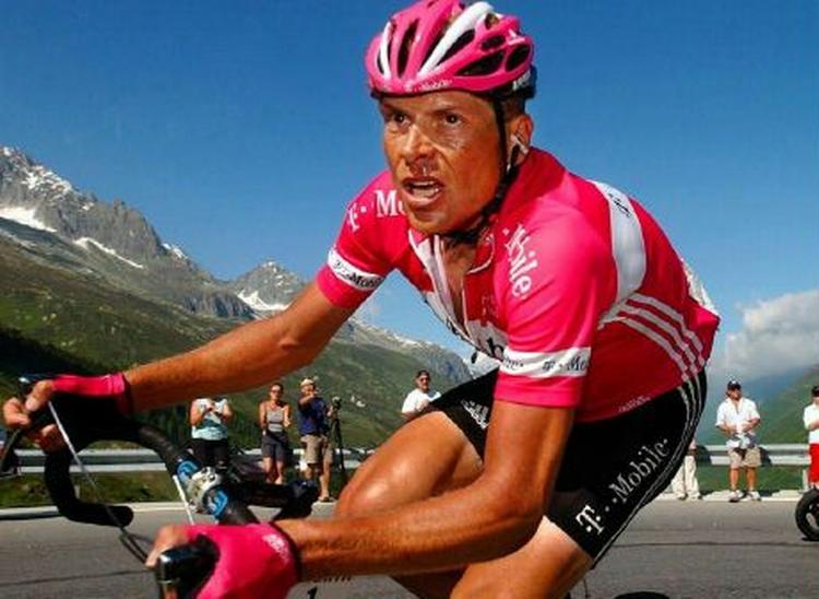 Den tyske rytter Jan Ullrich går nu skarpt i rette med dopinganklager fra Spanien. - Arkivfoto: AP 