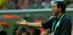 Der venter Carlos Alberto Parreira en varm velkomst i Brasilien. Og han ved det godt. - Foto: AP 