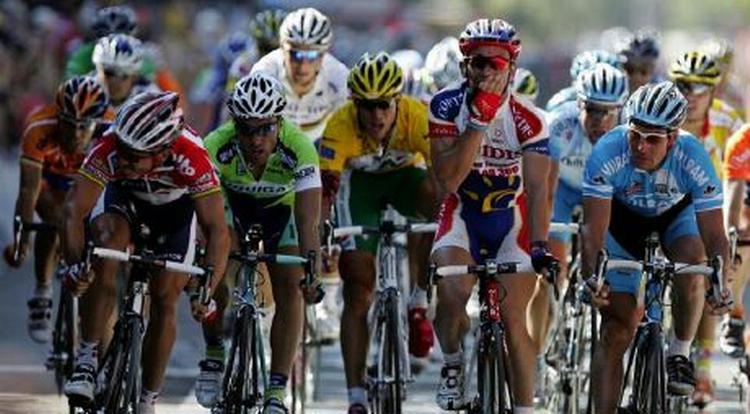Jimmy Casper kom over målstrgen som den første efter den 184,5 kilometer lange etape. - Foto: AP 
