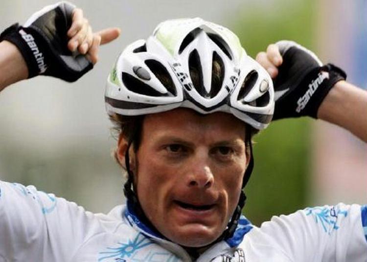 Italienske Danilo di Luca vandt sidste år femte etape af Giro d'Italia. Han er nu tvunget ud at Tour de France. - Arkivfoto: AP 