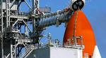 Den amerikanske rumfærge Discovery er i problemer. NASA har fundet en revne i skumisoleringen på en brændstoftank - Foto: AP 