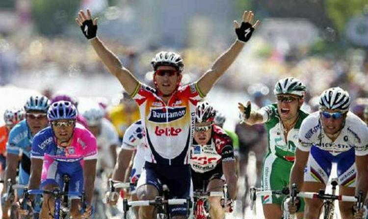 Robbie McEwen vandt dagens spurt efter en dramatisk afslutning - Foto: AP 