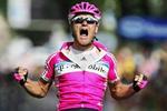Dagens etape var præget af styrt. Først over stregen kom Matthias Kessler - Foto: AP 