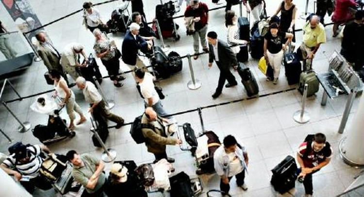 Passagerer og rejsende i Københavns Lufthavn. - Arkivfoto: Miriam Dalsgaard 