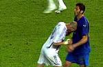 FIFA har varslet en undersøgelse af skandaleepisoden mellem Zidane og Materazzi. - Foto: AP. 