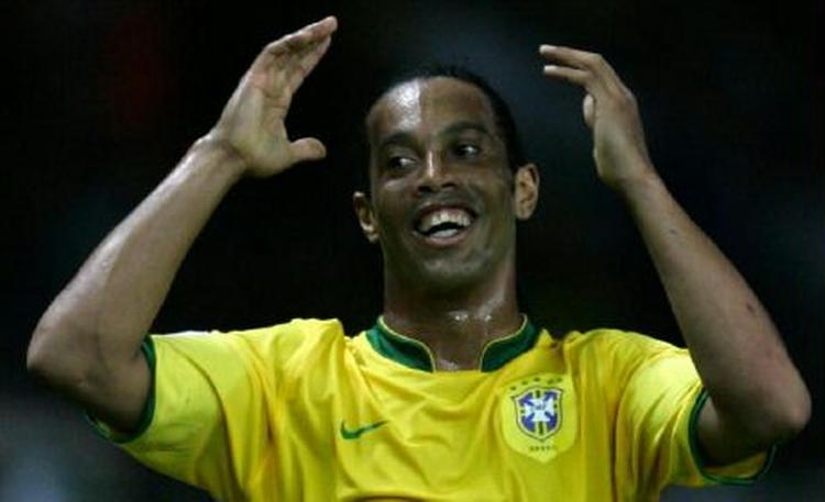 Ronaldinho siger nu undskyld til sine fans for det brasilianske landshold ringe indsats ved VM - Foto: AP 