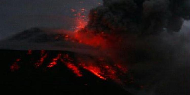 3.700 folk er blevet evakueret på grund af fare for vulkanudbrud. - Foto: AP 
