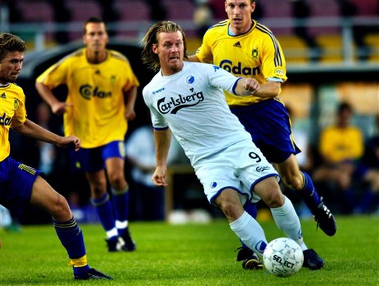 FCK har forstærket sig med flere nye profiler, mens Brøndby har været afventende på spillermarkedet. - Foto: Jens Dige 