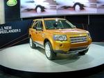 De kantede linjier fra de større Land Rover-modeller går igen i Freelander 2, der er firmaets mindste model. Foto: Allan Graubæk 