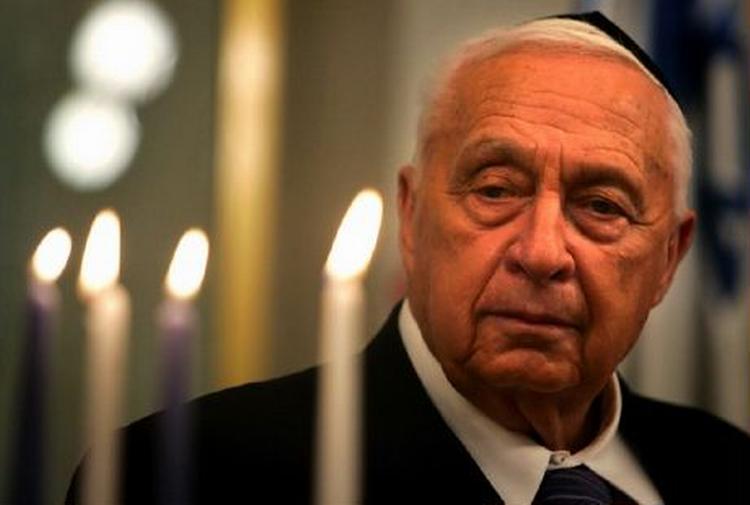 Foto af Ariel Sharon taget syv dage før, ministerpræsidenten blev ramt af en stribe alvorlige hjerneblødninger. - Foto: AP 