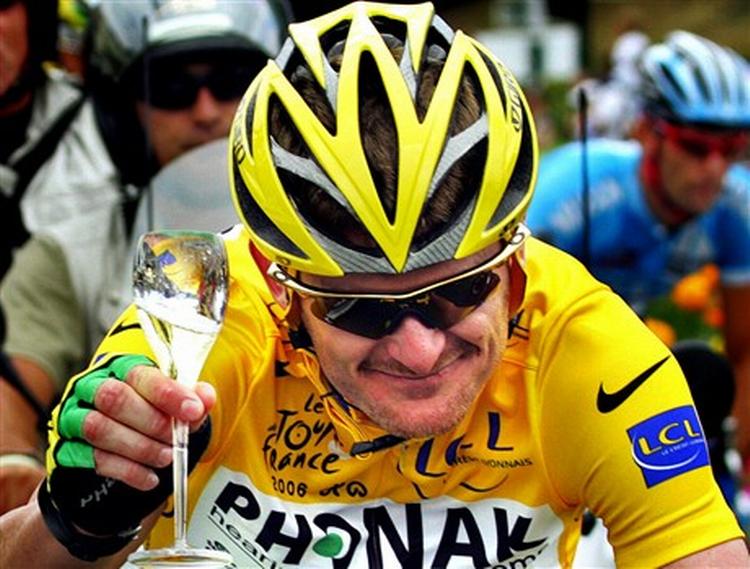Floyd Landis under den afsluttende paradekørsel på sidste etape til centrum af Paris. - Foto: AP 