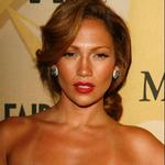 Modefirmaerne er begyndt at skifte deres kendte ansigter, som for eksempel sanger og skuespiller Jennifer Lopez, ud med almindelige modeller. - Arkivfoto: AP 